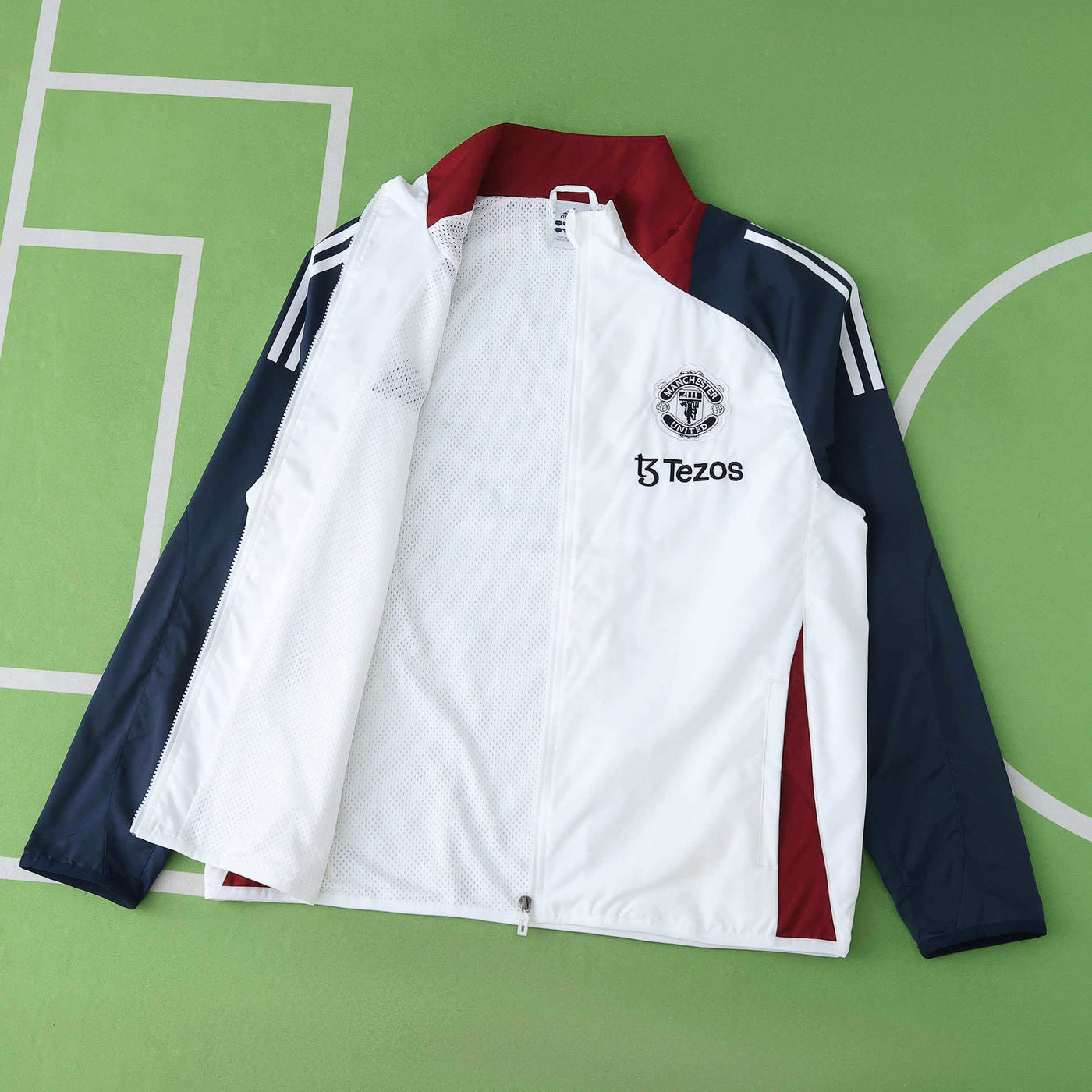 Manchester United 25/26 - White Windbreaker