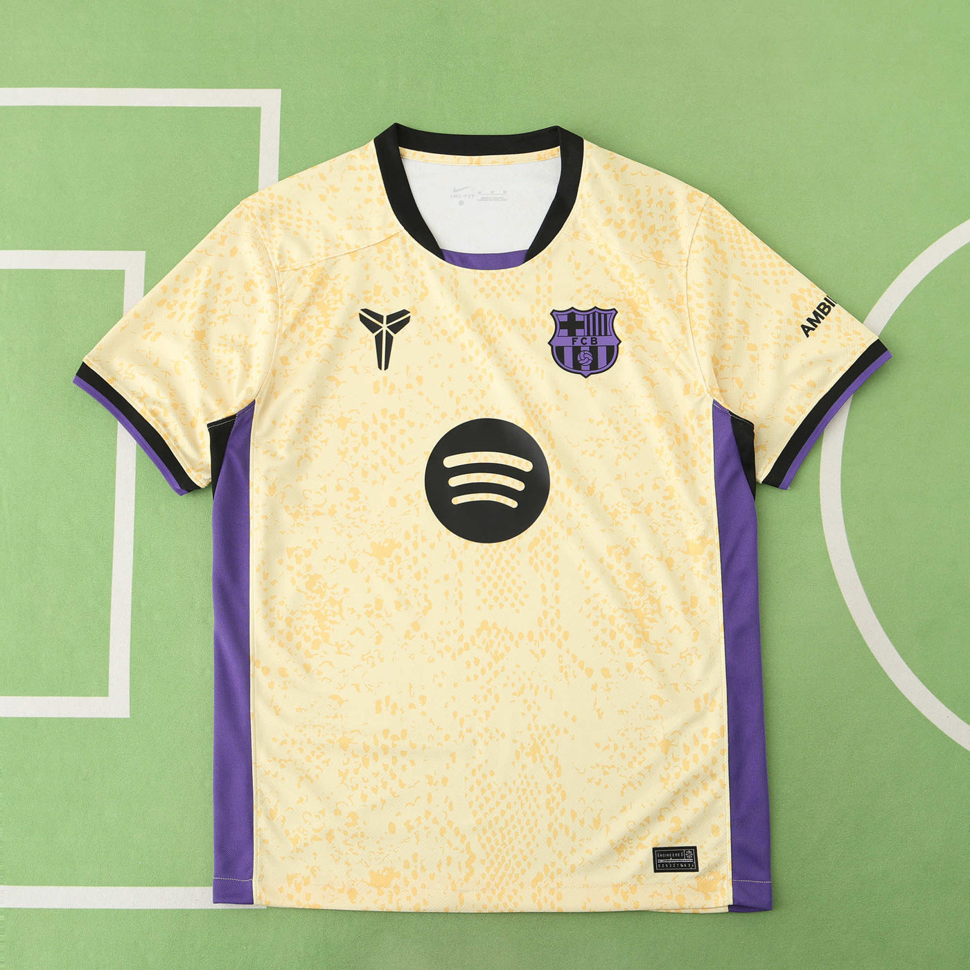 Barcelona 25-26 Away