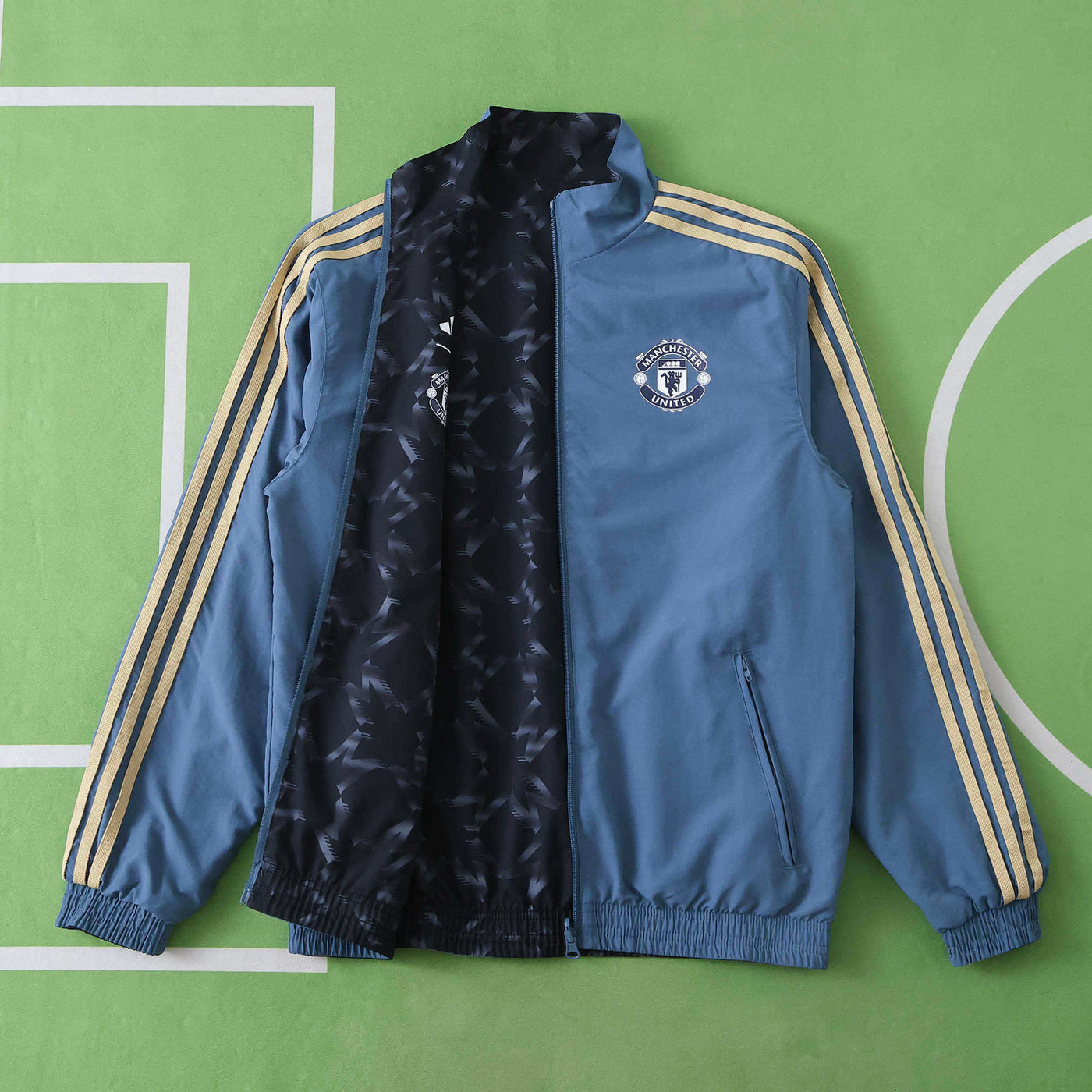 Manchester United 25/26 - Blue Mix Reversable Windbreaker